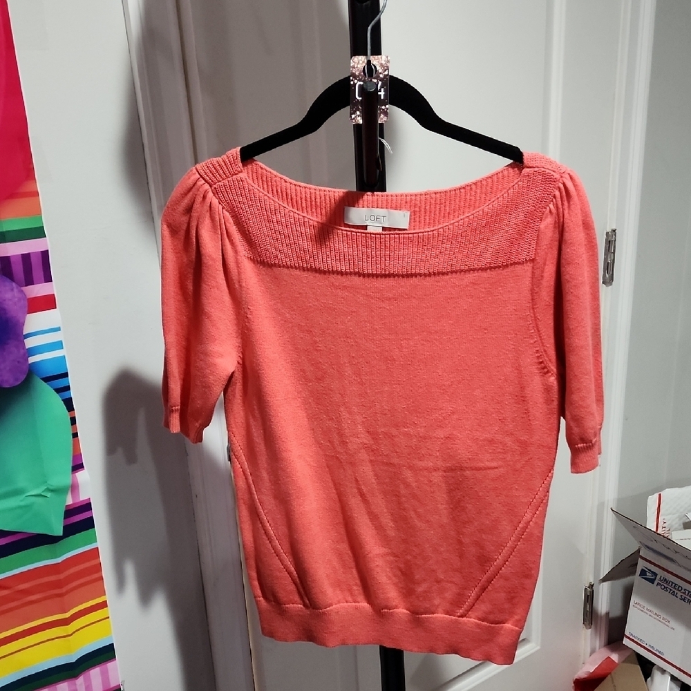 SOLD LOFT Pink Crew Neck Sweater Vibrant Lightweight Knit